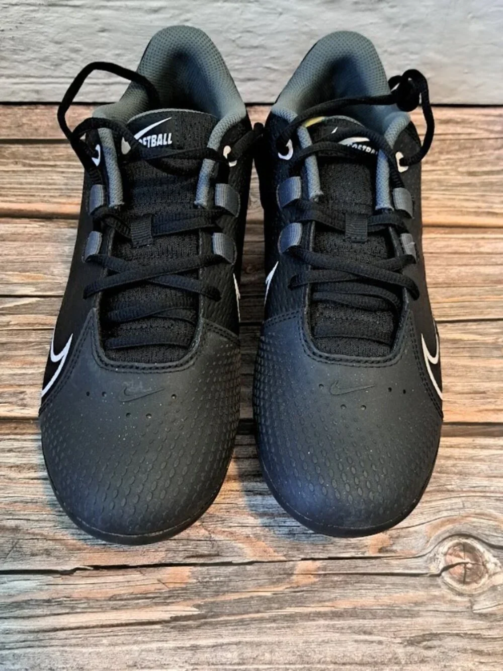 Nike Renew Hyperdiamond 4 Softball Cleats women's size 9 Like New black white